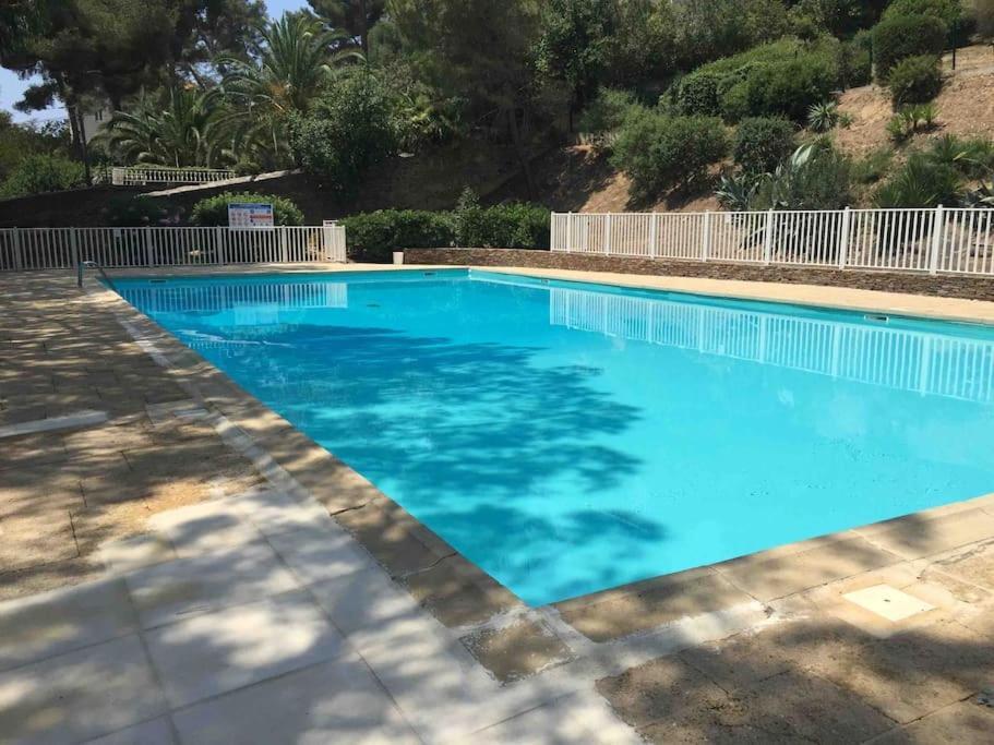 Ferienwohnung Le Dyonisos Et Piscine La Seyne-sur-Mer Exterior foto